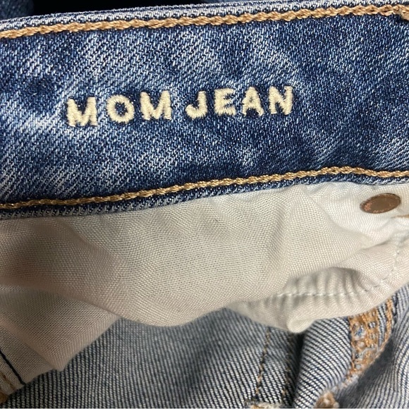 American Eagle Stretch Mom Jeans Size 6 Short - Picture 3 of 10